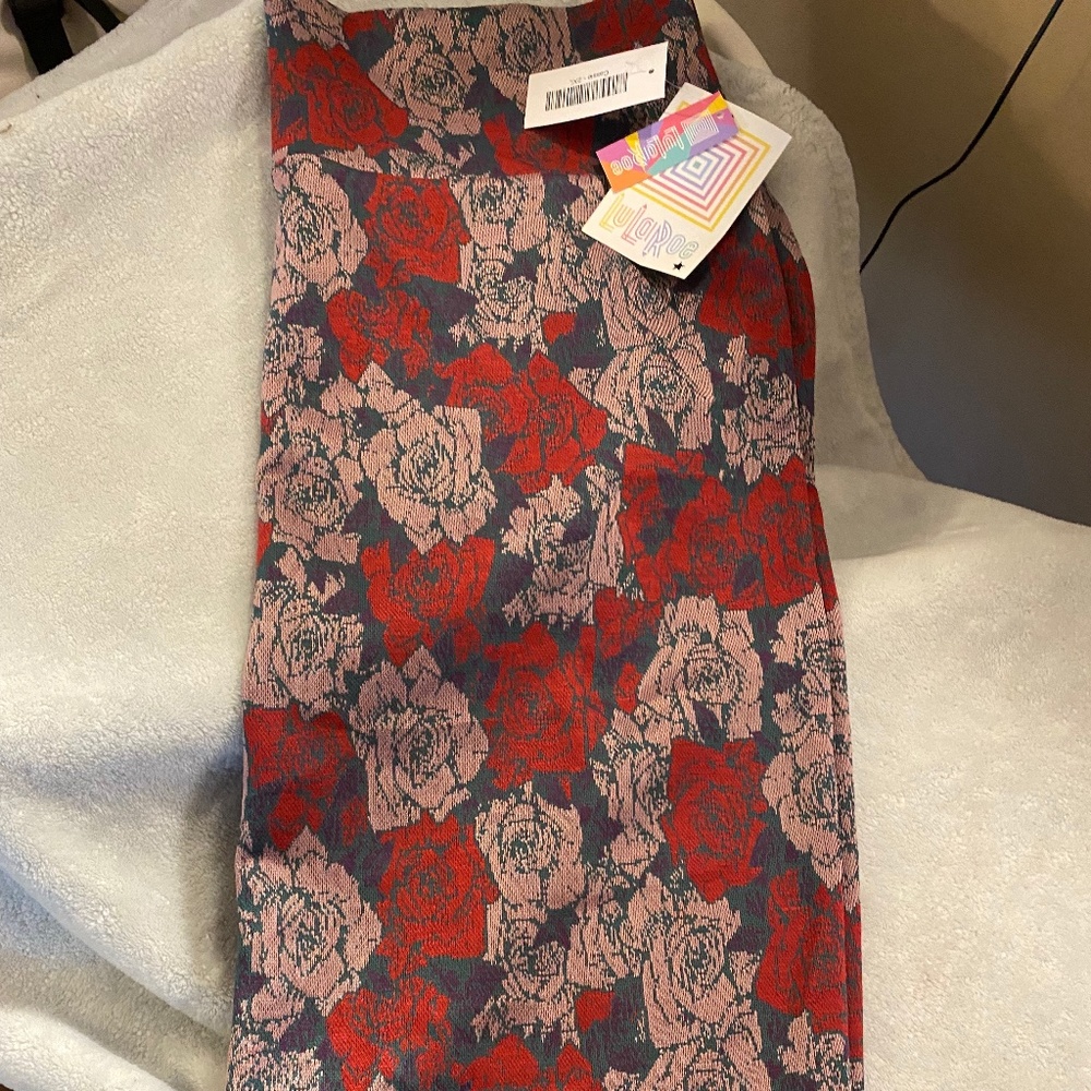 NWT LuLaRoe Skirt - Cassie 2XL Roses